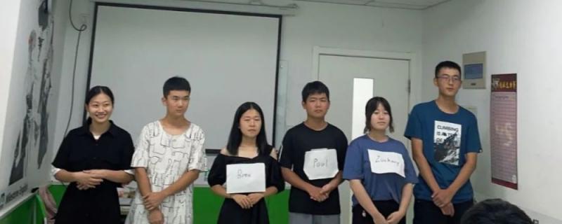 老師課堂上精講知識點和一對一糾音指導