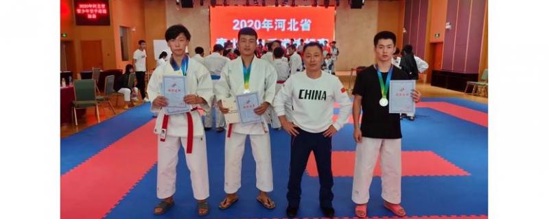 初中生空手道培訓班多少錢一節(jié)課多少錢