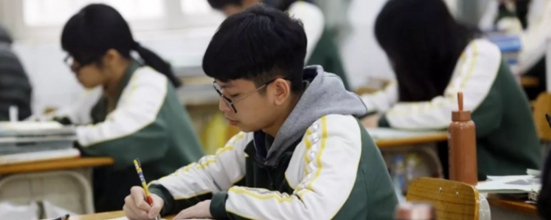 不過由于對高考填報(bào)志愿的約束