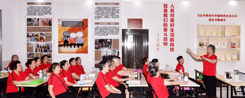 陳峰 攝南寧急救醫(yī)療中心開展百名志愿者大培訓(xùn)活動