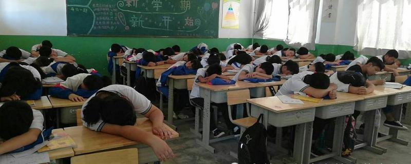 各個班級要推薦1名文化課基礎(chǔ)好的學(xué)生參加美術(shù)專業(yè)課集訓(xùn)